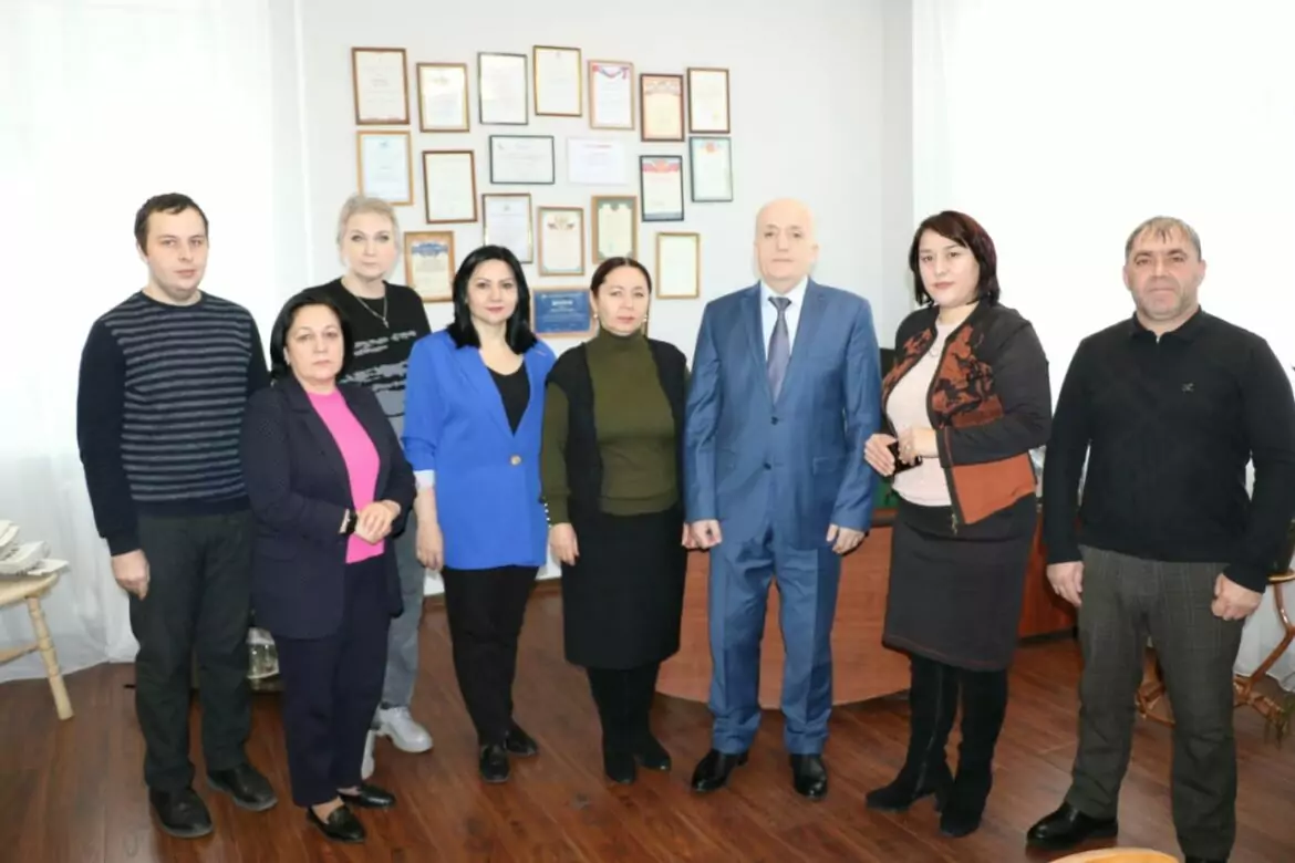 Представитель Правительства Дагестана в Карачаево-Черкесской Республике встретился с  СМИ