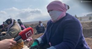 Труженикам на поле  подняли зарплату после визита Главы Кабмина РД