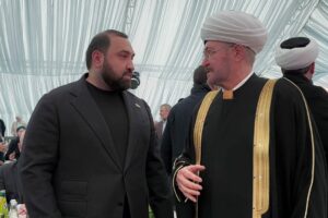Султан Хамзаев в священный месяц призывает делать дуа за участников спецоперации