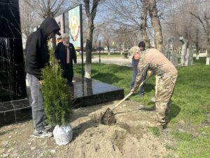 Участник СВО облагораживает свою родную Тарумовку