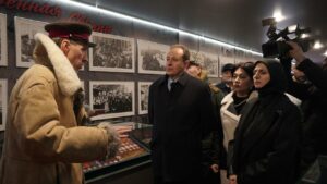 Махачкалинцы встретили поезд "Сила в правде"