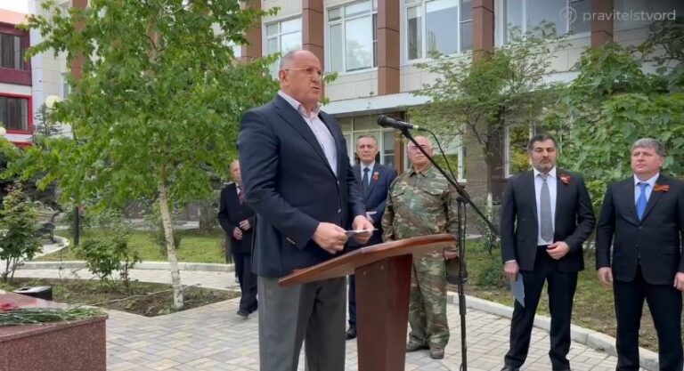Абдулмуслим Абдулмуслимов поблагодарил организаторов автопробега под названием "Малая Родина наших героев"