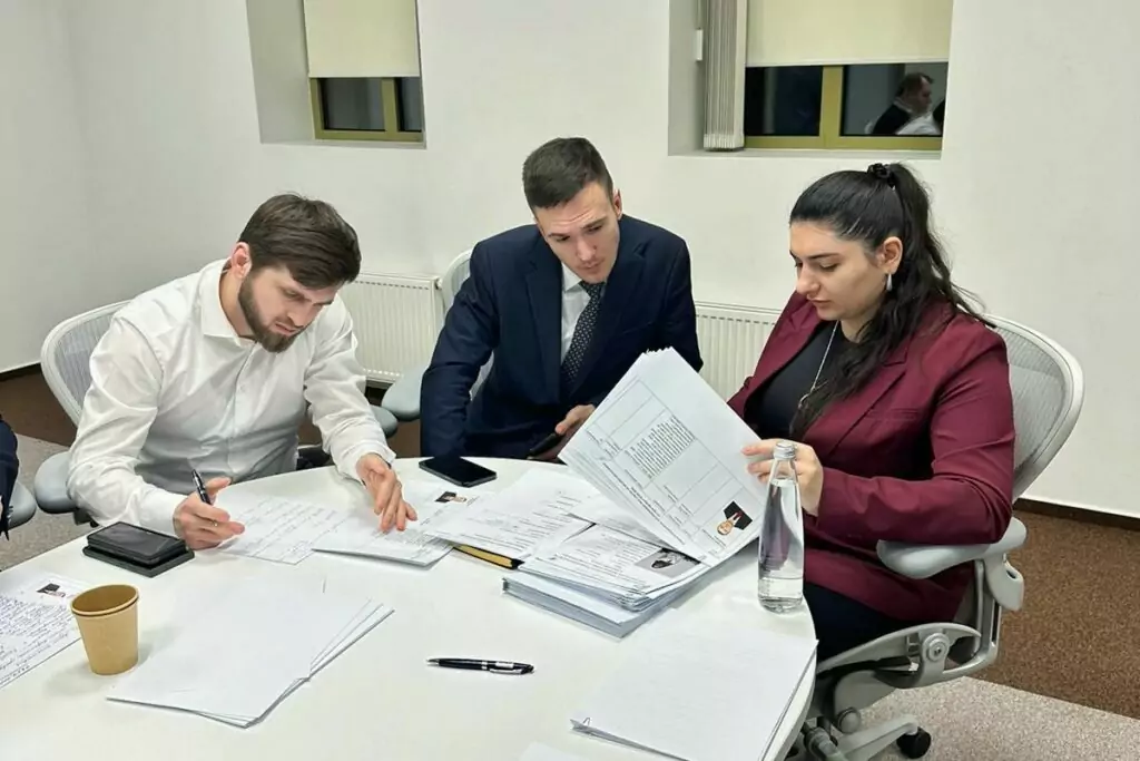 Более 1000 жителей Дагестана выразили желание работать в качестве помощников депутата Хамзаева