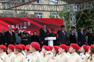 Глава кабмина Дагестана поздравил участников акции с наступающим Днем Победы