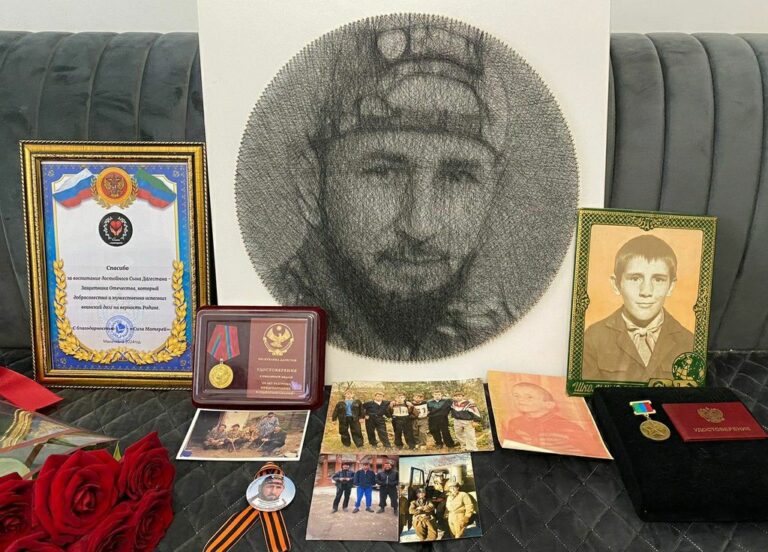 В Казбековском районе продолжают посещать семьи погибших участников СВО