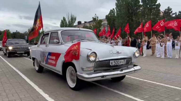 В Каспийске взял старт автопробег в рамках акции "Знамя Победы"