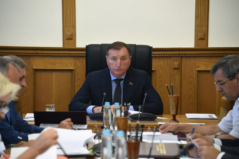 Под руководством Заура Аскендерова определили повестку 35 сессии НС РД