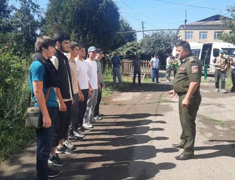 Молодые ребята с Магарамкентского района отправились на срочную службу