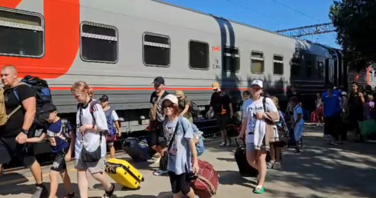 Дагестан радушно принимает молодых гостей из Курской области
