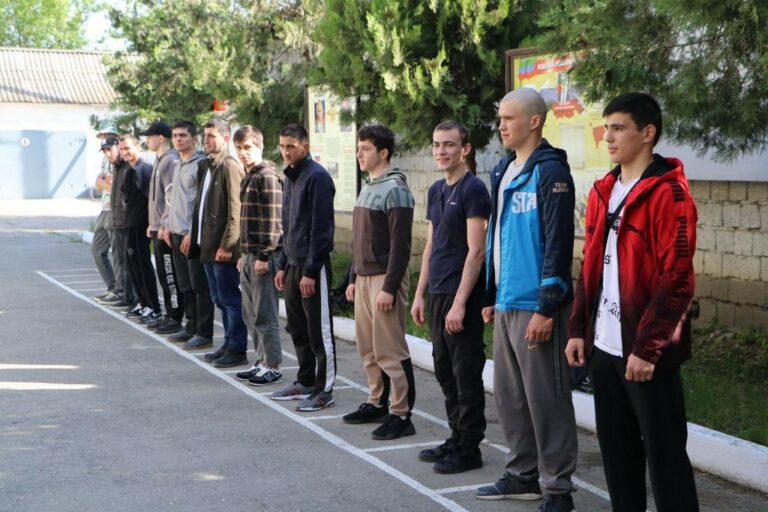 В Кизлярском районе успешно завершена весенняя призывная кампания