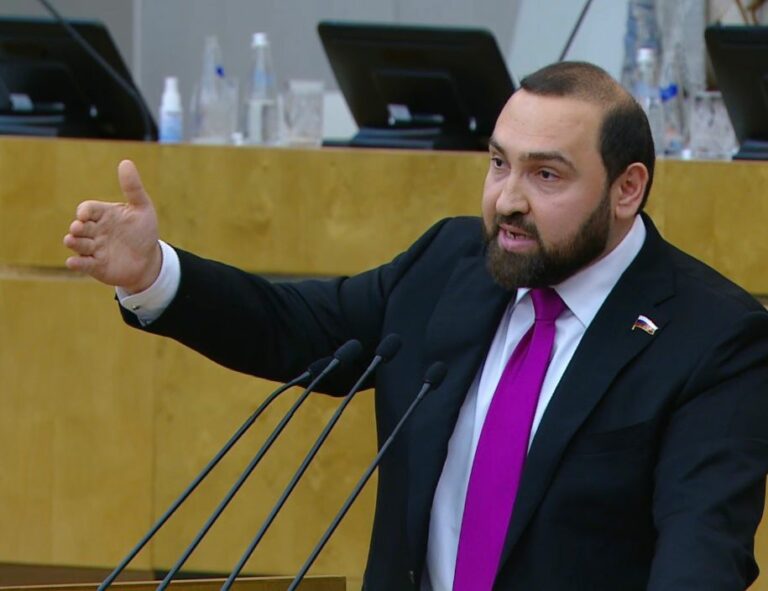 Депутат Хамзаев поблагодарил Президента за законы по защите здоровья граждан