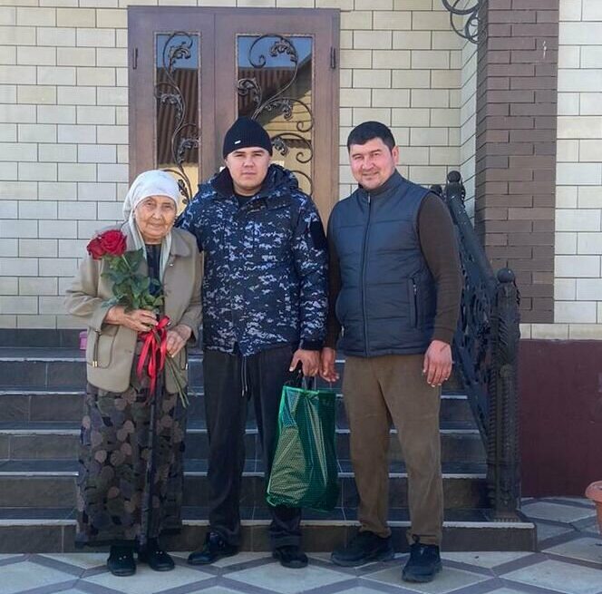 В селе Калинин Ногайского района навестили семью погибшего сотрудника полиции
