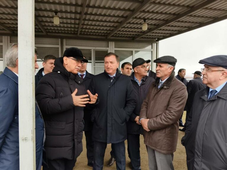 Заур Аскендеров в с.Касумкент провел совещание по вопросам агропромышленного комплекса