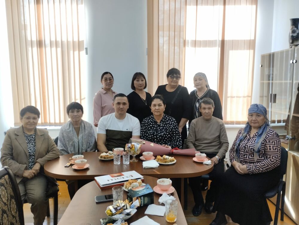 В преддверии Дня матери коллектив "Голос степи" провел встречу с участником СВО и его мамой