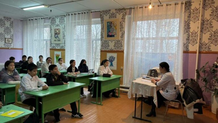 Ногайская ЦРБ: Вейпы  - опасная мода среди подростков