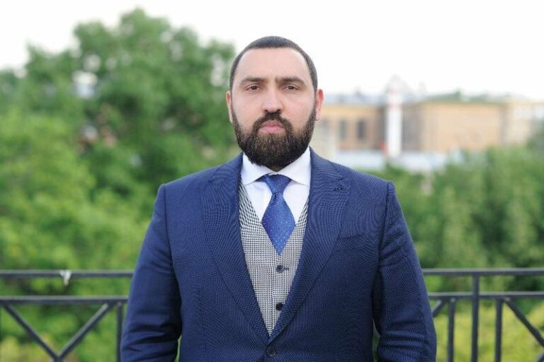 Султан Хамзаев поздравил спасателей с профессиональным праздником
