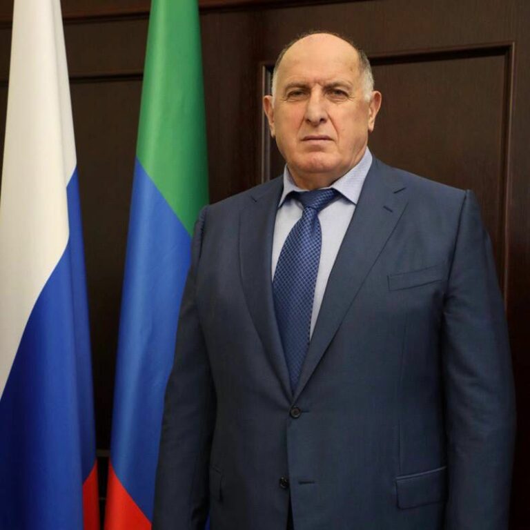 Абдулмуслим Абдулмуслимов поздравил жителей Дагестана с Днем Конституции РФ