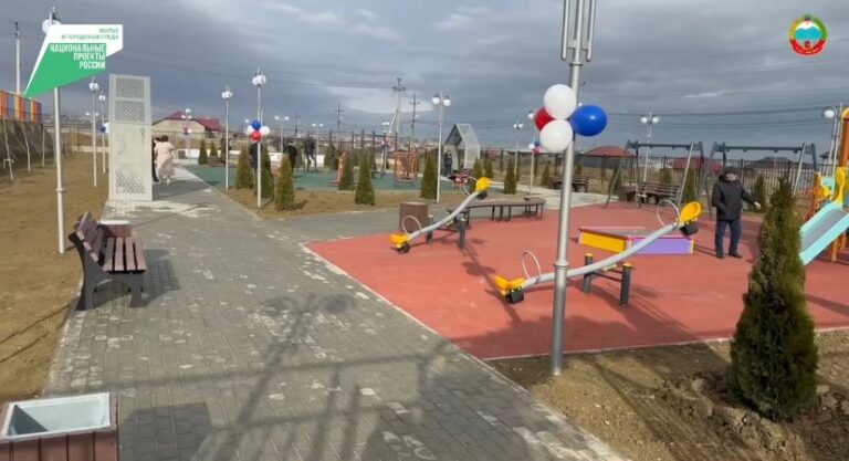 В Нижнем Казанище Буйнакского района открыли сквер, благоустроенный по программе ФКГС