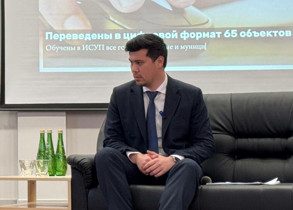 Слова песни я без тебя сирота. Песня пусть мама услышит слова. Песня про эльбрус. Слова песни я без тебя сирота. Текст подождем.