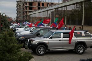Пятый ежегодный автопробег «Россия — наш дом! Победа одна на всех!» прошла в Дагестане