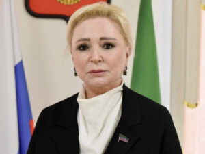Елена Павлюченко: Возьмем на контроль поступления ребят в ВУЗы и СУЗы и поддержим их