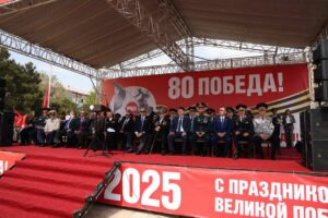 Сергей Меликов запустил республиканскую акцию «Знамя Победы»