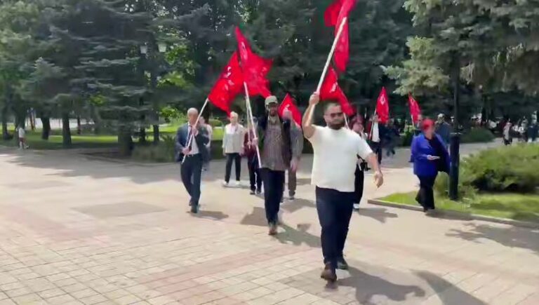 Знамя Победы: Путь к Волгограду