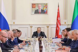 Глава Дагестана проводит совещание по актуальным вопросам