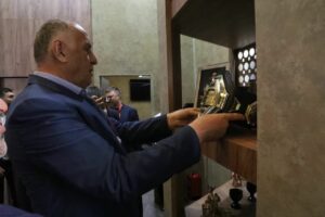 На Кавказском инвестиционном форуме представлен чемпионский пояс Ислама Махачева