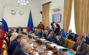 Под председательством Абдулмуслима Абдулмуслимова проходит заседание Кабинета Министров
