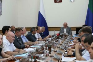 В Правительстве Дагестана обсудили обеспечение безопасности граждан в аномальную жару