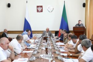 Проблема просроченной задолженности медицинских организаций обсудили в Правительстве Дагестана