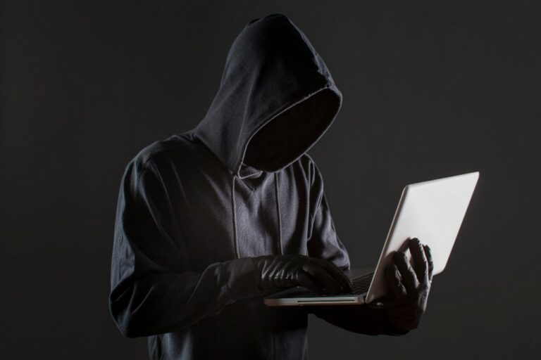 Молодежи Дагестана рекомендовано проявлять бдительность в отношении дезинформации в сети