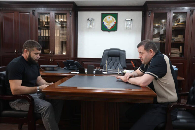 Глава Хасавюрта встретился с участником спецоперации