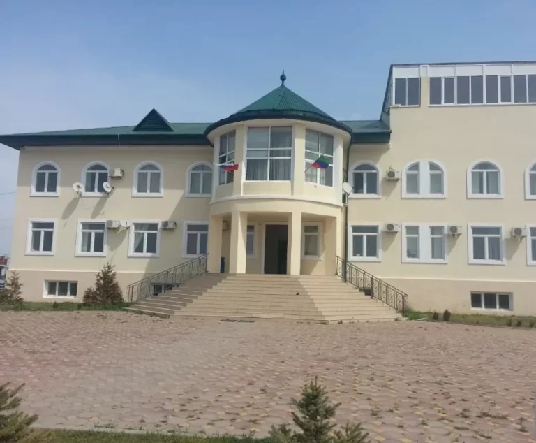 Депутаты Собрания Ногайского района РД  на 1-й сессии утвердили председателя райсобрания