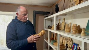 Глава кабмина посетил Детскую школу искусств в с.Бежта