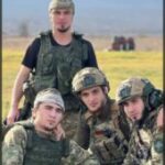 В одиночку отбивал вражеские атаки…