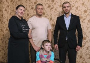 Депутат Гасан Османов оказал поддержку семье участника СВО с ребенком-инвалидом
