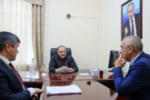 Газификация, школы и дороги — глава Дагестана провел личный прием жителей республики
