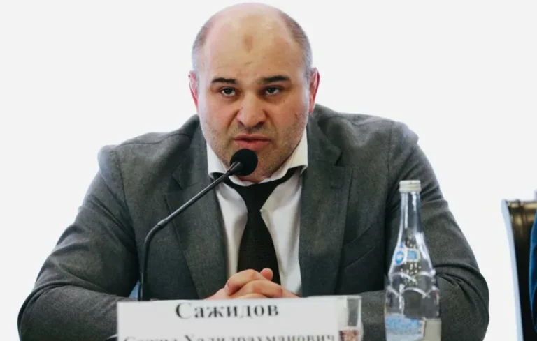 Министр спорта Дагестана поддержал инициативы Меликова по развитию футбола