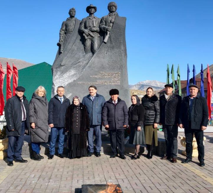 В Ботлихе дали старт проекту «Истоки героизма», увековечивающему память о военных династиях