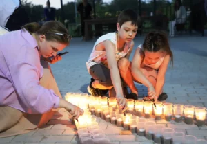 В Кизлярском районе в рамках акции «Огненные картины войны»  зажгли 1418 свечей
