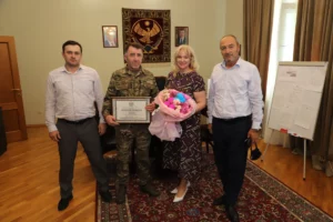 Участник СВО Ахмед Кусалаев награжден Почетной грамотой Правительства РД 