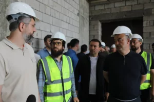 Глава кабмина РД проверил ход строительства школы и детских садов в рамках проекта КРТ в Дербенте